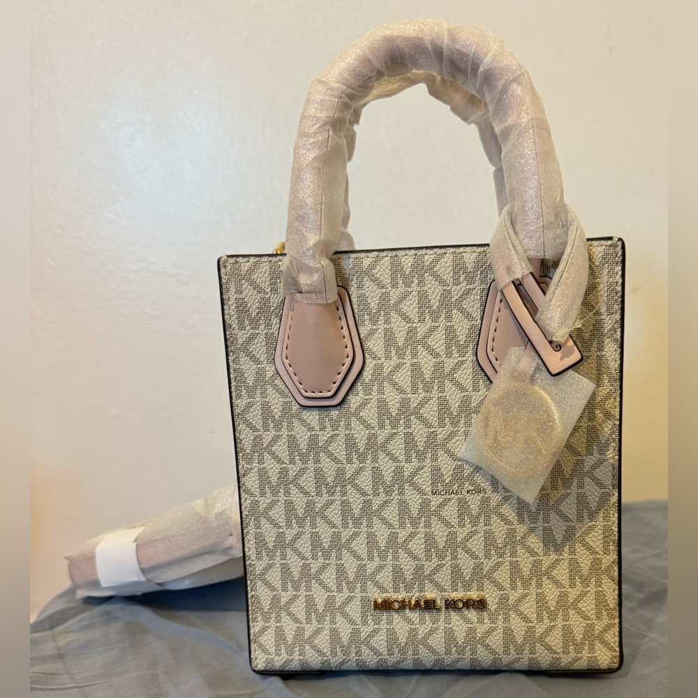 NWT Michael Kors Powder Blush MLT XS Shopper Crossbody